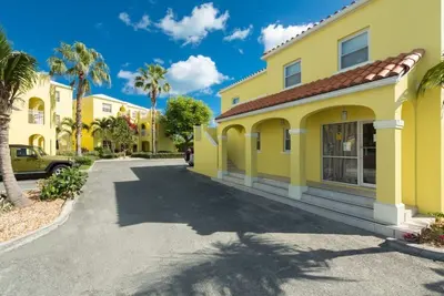 Image de Just off the Beach, Relax at Inn At Grace Bay #121