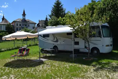 Camping-car américain Ford Hurricane, avec slide.