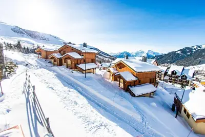 Image de Chalets de luxe (6p) Avec 3 chambres et salles de bains. Centre Saint François Longchamp ski in- out