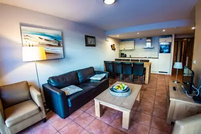 Image de Appartement adapté pour 8-10 personnes. Au centre de Saint François Longchamp avec ski in & out.