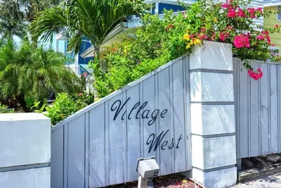 Image de One Bedroom - Ground Floor Condo - Heated Pool - Siesta Key Village