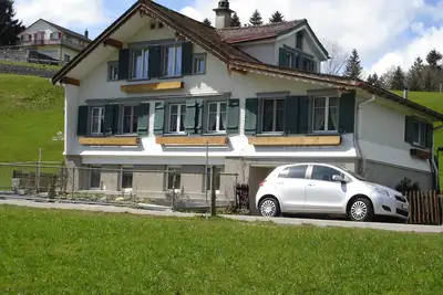 Image de Ferienhaus im Grünen