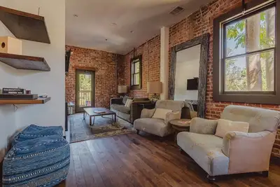 Image de Slo Brew Lofts - Voyager with Rooftop Deck3 Bedroom