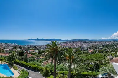 Image de Appartement de Standing avec vue imprenable sur la baie de cannes et l'esterel