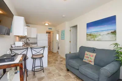 Image de Booking Summer 2025. . . Families/Couples Only \nCUTE Down End Unit \nBEACH Badges