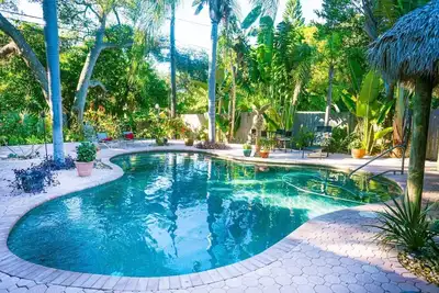 Image de Tropical Oasis Home with Pool and Tiki Hut, Close to the Beach!