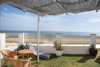 Image de Apartment for 3 people on the beach 75m2 +terrace and garden.