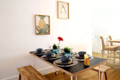Image de New Poole House 5 mins to Sandbanks +Netflix