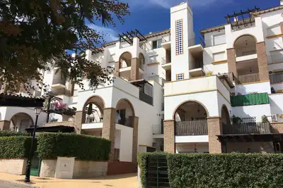 Light, airy and peaceful, top floor apartment with stunning views