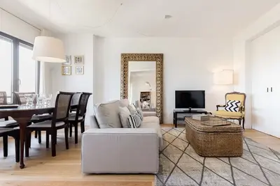 Luxuoso Apartamento T4 com 4 Banhos no Centro de Lisboa/ Gulbenkian