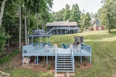 Image de Book Now for Summer! Sunsets, Dock, Hot Tub, Lakefront