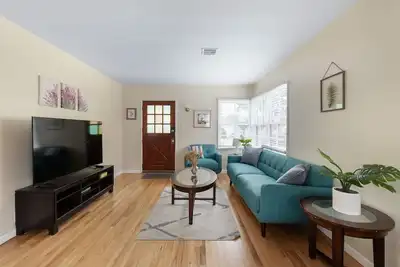 Image de Heartwell Park Beauty, Long Beach retreat, 4 bd /2 b including additional suite
