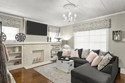 Image de Charming, Historic Home Minutes from Magnolia