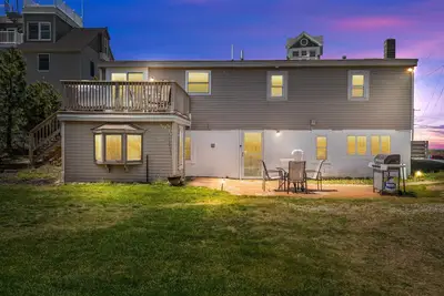 Image de Pet Friendly -Plum Island Oasis - Walk to Beach - Fire Pit