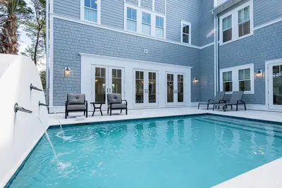 Image de Private Pool Just Steps From Beach Access- Gone Coastal By Royal Destinations