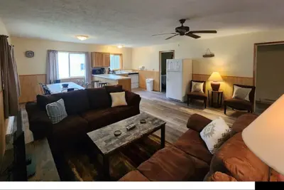 Image de Spacieux 4 Chambre Lodge, au lac Supérieur