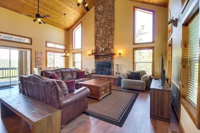 Image de Mtn-View Hilltop Hideaway w\/ Deck in Show Low