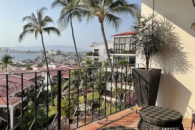 Image de Breezy Ocean View, 4 Blocks from the Malecon in Lush Garden Setting