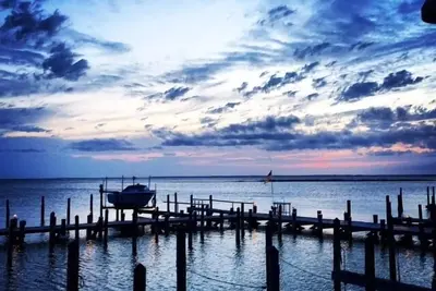Image de Abordable Bayfront Condo au coeur de Beach Haven!