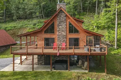 Image de Hide and Go Creek: Lake Area, Fireplace, A\/C!