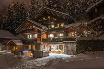 Image de A 450 mètres des pistes, Chalet au centre de Meribel Jacuzzi Parking, wifi
