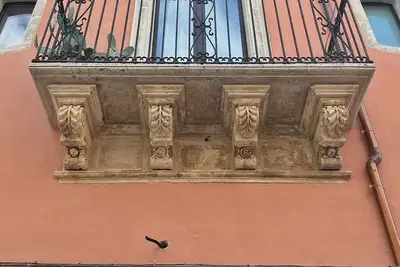 \"Everybody says. . . You gotta go to Noto! \"