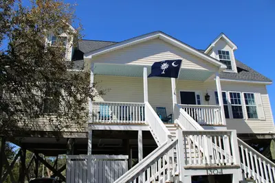 Image de Across from the Beach, Marsh Views/Fenced Yard~1304 E Ashley