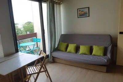 Image de Lumineux Studio avec Mezzanine, Balcon et Piscine Ă La Rochelle
