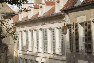 Image de Grande maison avec jardin pour séjour entre amis ou en famille.