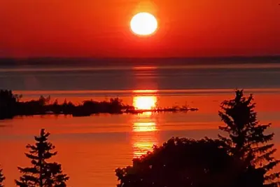 Image de Lakeview Getaway with stunning sunrises