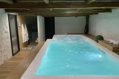Image de Appartement avec jardin et spa dans corps de ferme