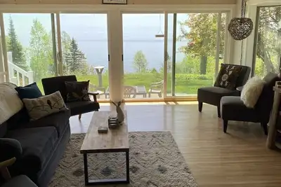 Image de 200’ of your own private accessible Lake Superior Shore: Stony Shores Retreat