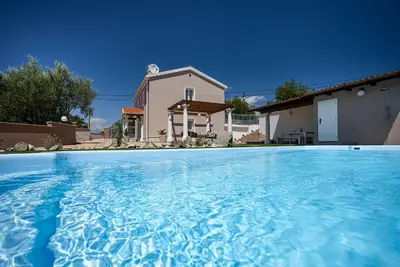 Image de Maison de vacances Krk (Stadt) pour 1 - 6 personnes avec 2 chambres Ă coucher - Maison de vacances