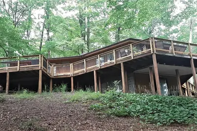 Image de \"White Oak Hideaway\" - Very Private, Huge Deck, and Lake View