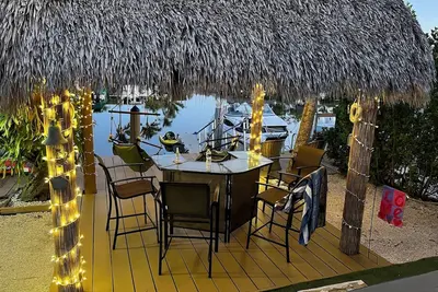 Image de Waterfront Tiny House w Pool, Beach, and Boat Dock