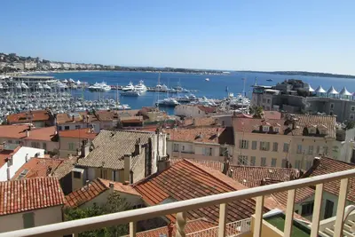 Image de Cannes, 3 pièces avec magnifique vue mer sur le port large terrasse 4-6pers.