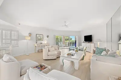 Image de Gulfside Escape at Sea Twig #103- Relax & Unwind Steps to Sand & Pool by Rva