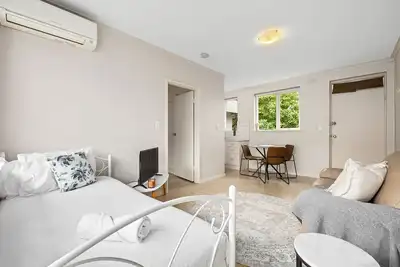 Image de Domi Rentals - The Carlisle Apartments