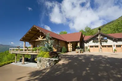Image de Tn Mountain Lodge: sleeps 22+ lake, hikes, hot tub, Sauna
