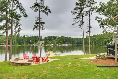 Image de Waterfront Lakehouse w\/ Private Dock & Fire Pit!