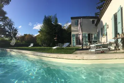 Image de Dans les pas de Giono, villa avec piscine chauffée, vue sur Manosque