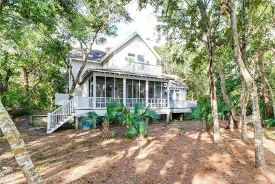 Image de Watch the golfers play, quiet forest area, spacious home, Bhi