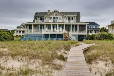 Image de Oceanfront Bald Head Home with Private Boardwalk to the Beach