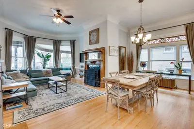 Image de Modern Victorian With Old World Charm