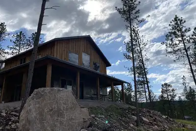 Image de Welcome to your cabin in the woods, minutes from Sturgis or Deadwood