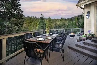 Image de Lake Arrowhead Retreat w/ Decks + Mountain Views!