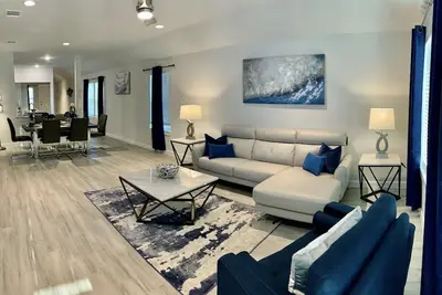 Image de Luxury Executive House! ! !
