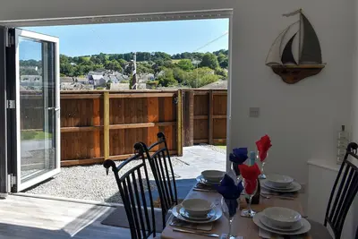Image de Leave the car at the property and explore the surrounding area by foot, boat or even a steam train.