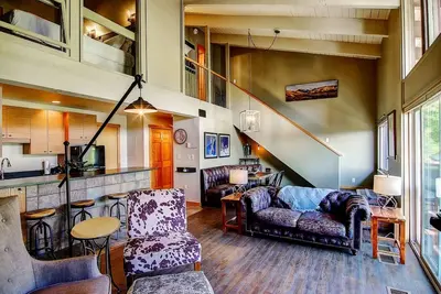 Image de Penthouse Condo! 3br with Hike/Bike In/Out Trails, Hot Tub & Pano Views. Great for Family & Friends