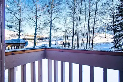 Image de Snow Creek 1553 - Ski-in/Ski-out + Pool & Hot Tub